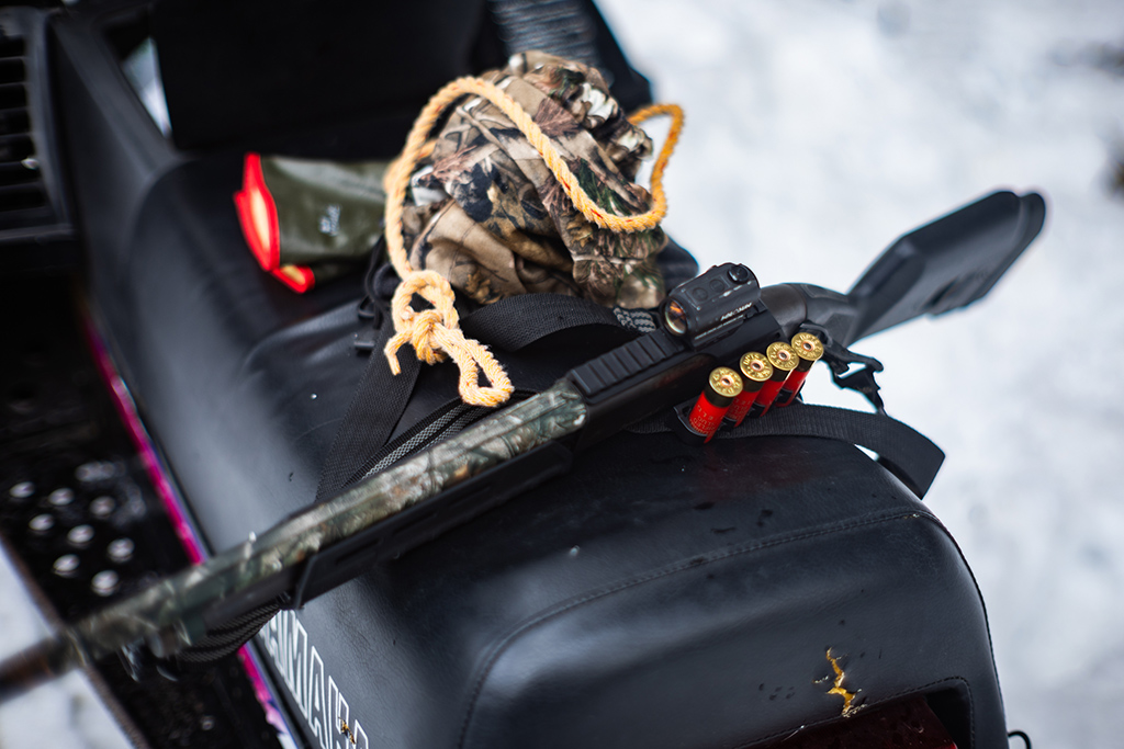 スノーモービルとポンプアクション