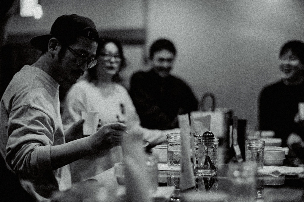 コーヒーのカッピング会に集まった仲間たち